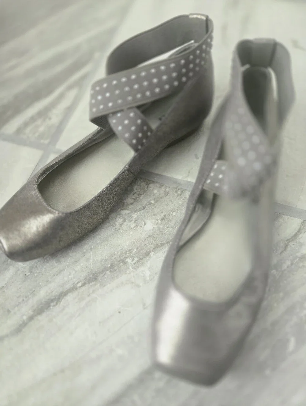 a.n.a Mercy 2 Taupe Metallic Crisscross Rhinestone Ballet Flats Size 6.5